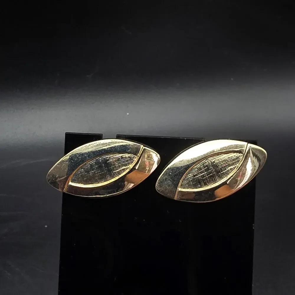 Gold Tone Oval Cufflinks Men's Accessory Vintage